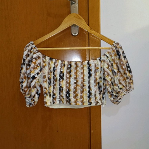 Off-shoulder crop top like new, multicolor, size Small with zipper