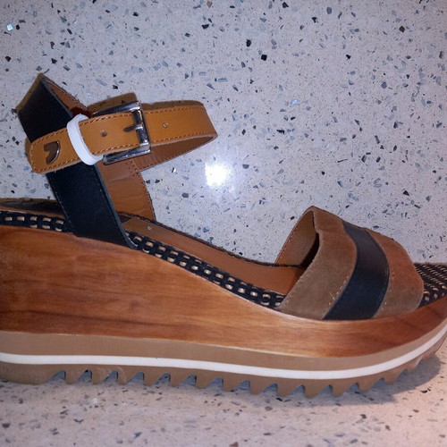 Gioseppo women's shoes new, two-tone leather platform size 41