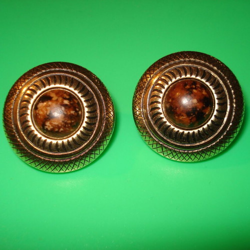 Clip-on earrings used