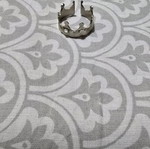 Adjustable crown ring like new, silver color