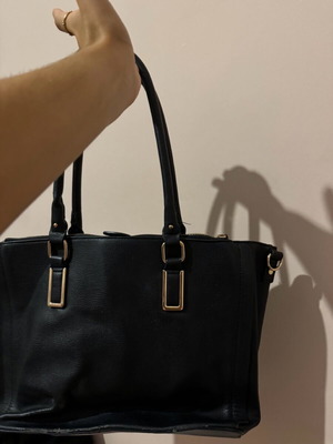 Accessorize δερματινη τσάντα ώμου μαύρη like new, επαγγελματική με αποθηκευτικό χώρο