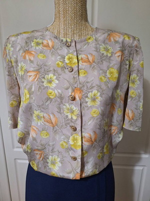 Spring summer shirt sewn, viscose fabric with floral design like new