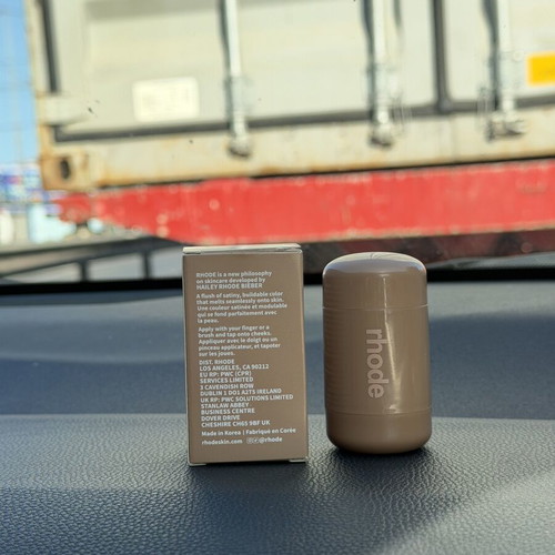 Rhode Pocket Blush Piggy new unused