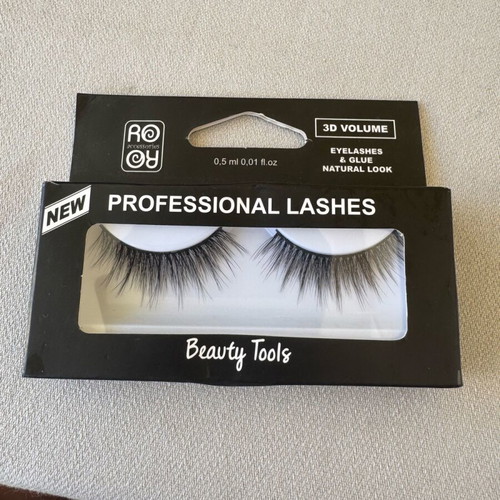 3D Volume Eyelashes new with glue