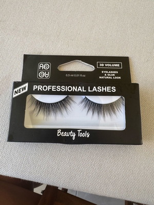 3D Volume Eyelashes new with glue