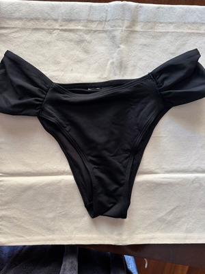 H&M swimsuit size 36 like new, black