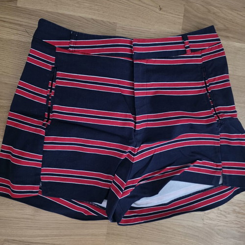 Stradivarius shorts like new, size L/40, red