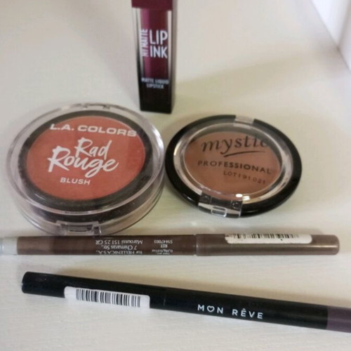 Cosmetics set like new with blush, eye pencils and mat lipstick