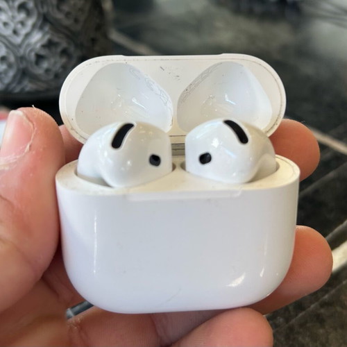 AirPods 4 με ακύρωση θορύβου σαν καινούργια