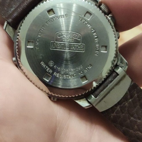 Camel wristwatch used with leather strap