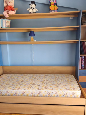 Neoset children's bedroom set with bed and bookshelf