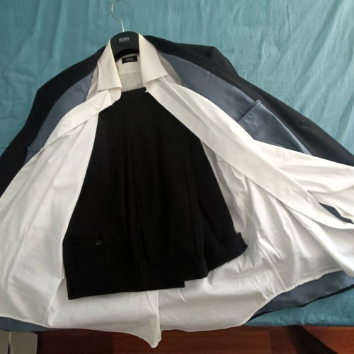 Hugo Boss Suit like new, black, size L