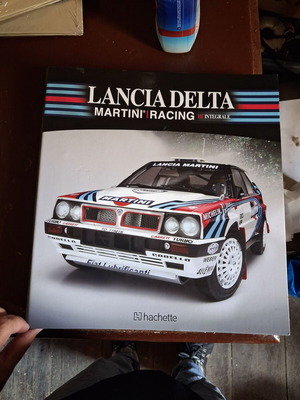 Lancia Delta Martini Racing HF Integrale συλλογή σε κλίμακα 1:8 από Hachette