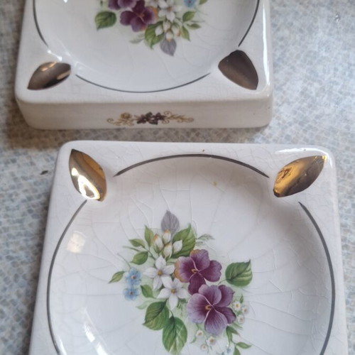 Vintage ceramic ashtrays set of 2 with gold details and violets like new
