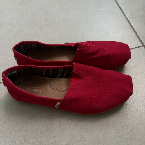TOMS red espadrilles like new size 42