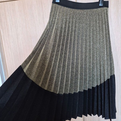 Metallic skirt in gold and black color like new size M