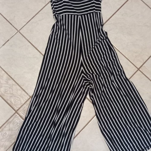 Stradivarius jumpsuit like new, black and white, size M