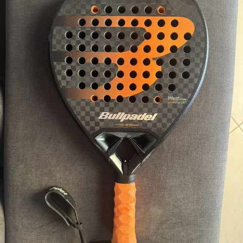 Bullpadel Vertex 04 Hybrid padel racket like new