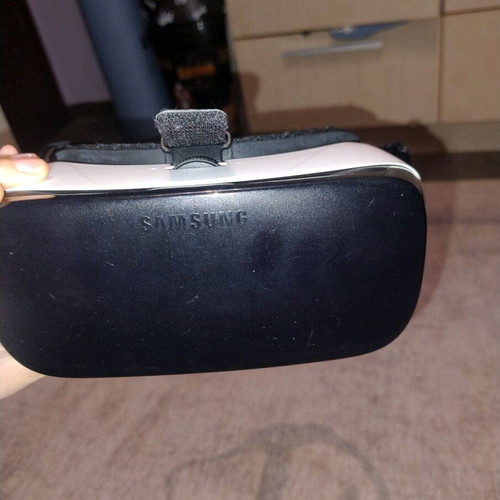 Virtual reality glasses like new