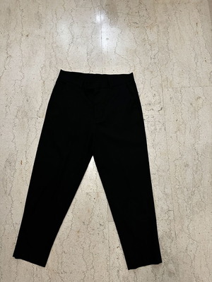 ASOS ανδρικό cropped υφασμάτινο παντελόνι σε μαύρο, μέγεθος M