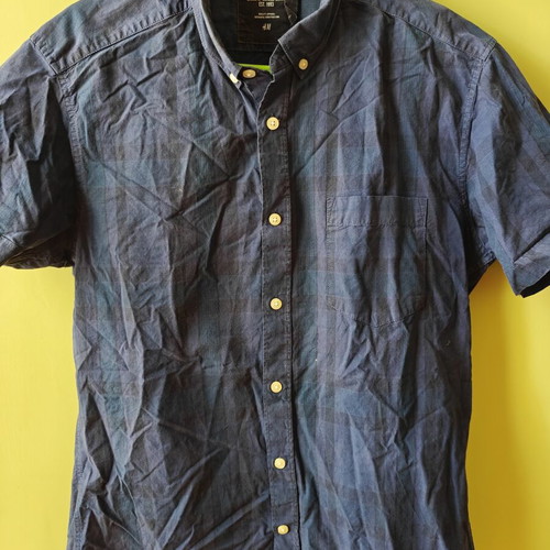 H&M shirt used, size M