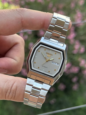 Seiko 5 Automatic Steel Watch like new, gray