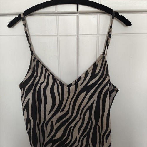 Bershka leopard print top like new, size large, beige and black