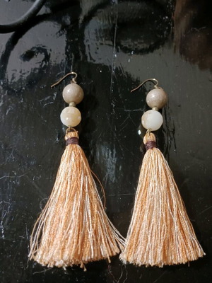Long earrings like new with stones and beige tassel