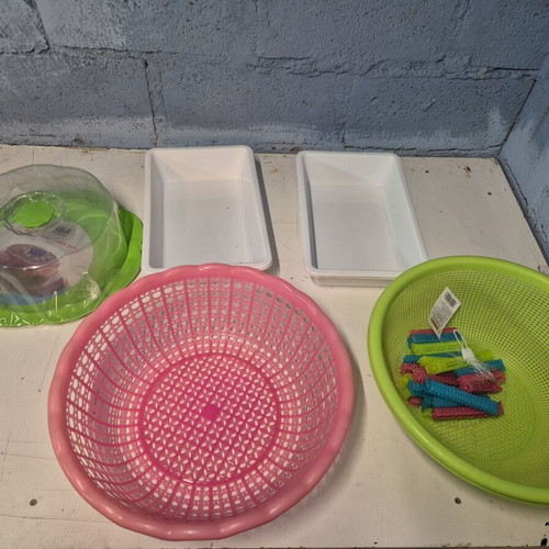 Various plastic kitchen items new