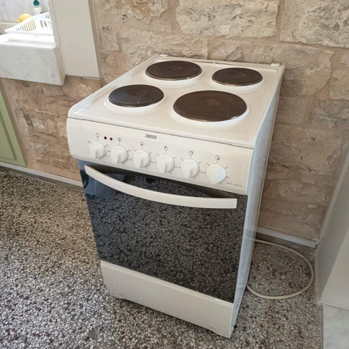 Zanussi electric stove used, freestanding