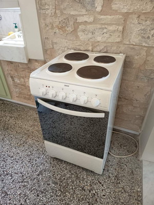 Zanussi electric stove used, freestanding
