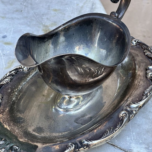 Vintage silver-plated gravy boat with base, used, 24x10 cm