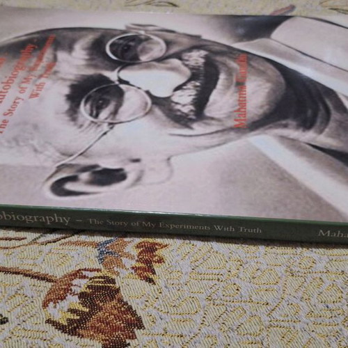 Books by Gandhi, Dalai Lama and Buddhist used, English