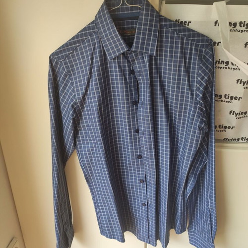 Ben Sherman men's checked shirt like new, sizes S and M, blue-white