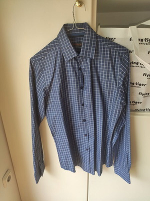 Ben Sherman men's checked shirt like new, sizes S and M, blue-white