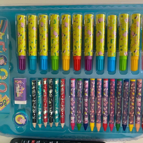 Peppa Pig pencil case new with crayons