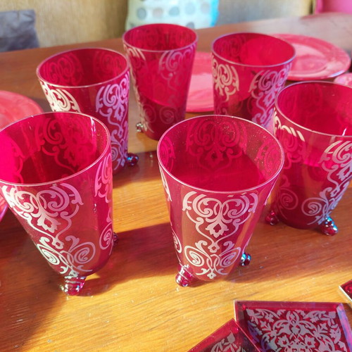 SIA Home Fashion red dinner set new, festive