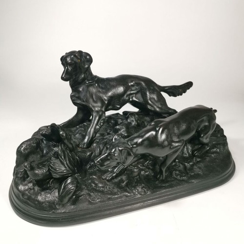 Metal hunting statue with dogs used, 70s