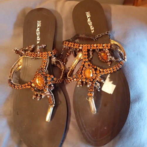 Sandals size 38 new, brown with chain decoration