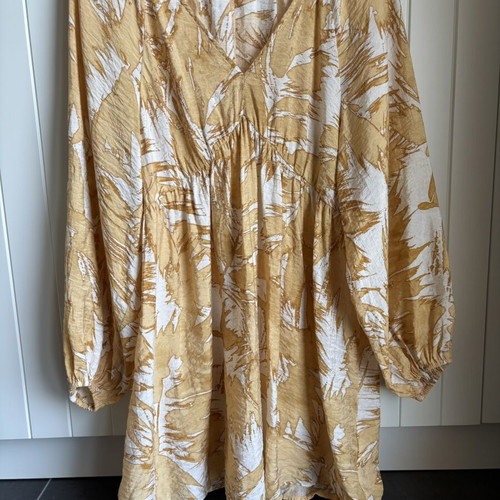 H&M Boho airy kaftan medium, ochre and beige palm print