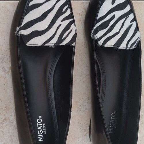 Migato flat shoes new, pony skin, size 39
