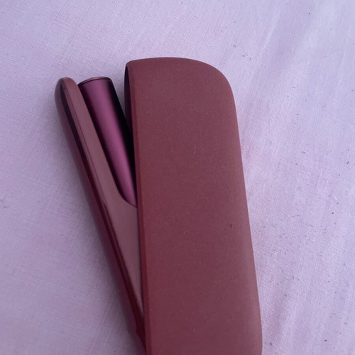 Iqos Iluma purple like new with charging case