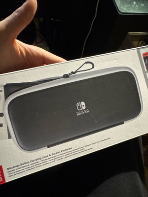 Nintendo Switch carrying case like new