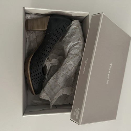 Tamaris Navy Leather Summer Perforated Pumps new, size 38