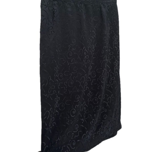 Vintage midi skirt black with floral pattern used, size M