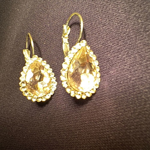 Earrings with pink stones like new, dangle style