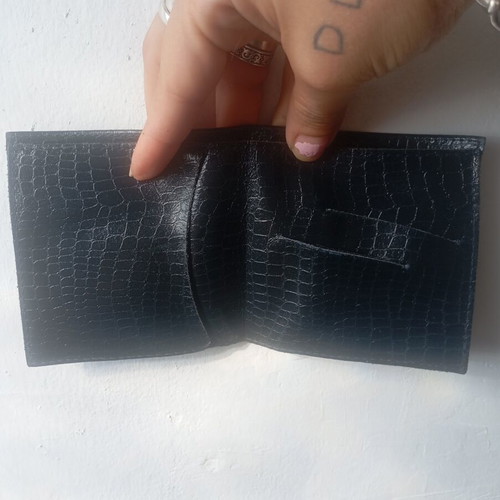 Bifold Wallet like new, black crocodile-embossed slim design