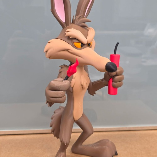 Wile E. Coyote figure 29 cm height new