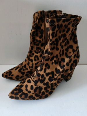 Μποτάκια μυτερά animal print καινούργια, μέγεθος 41