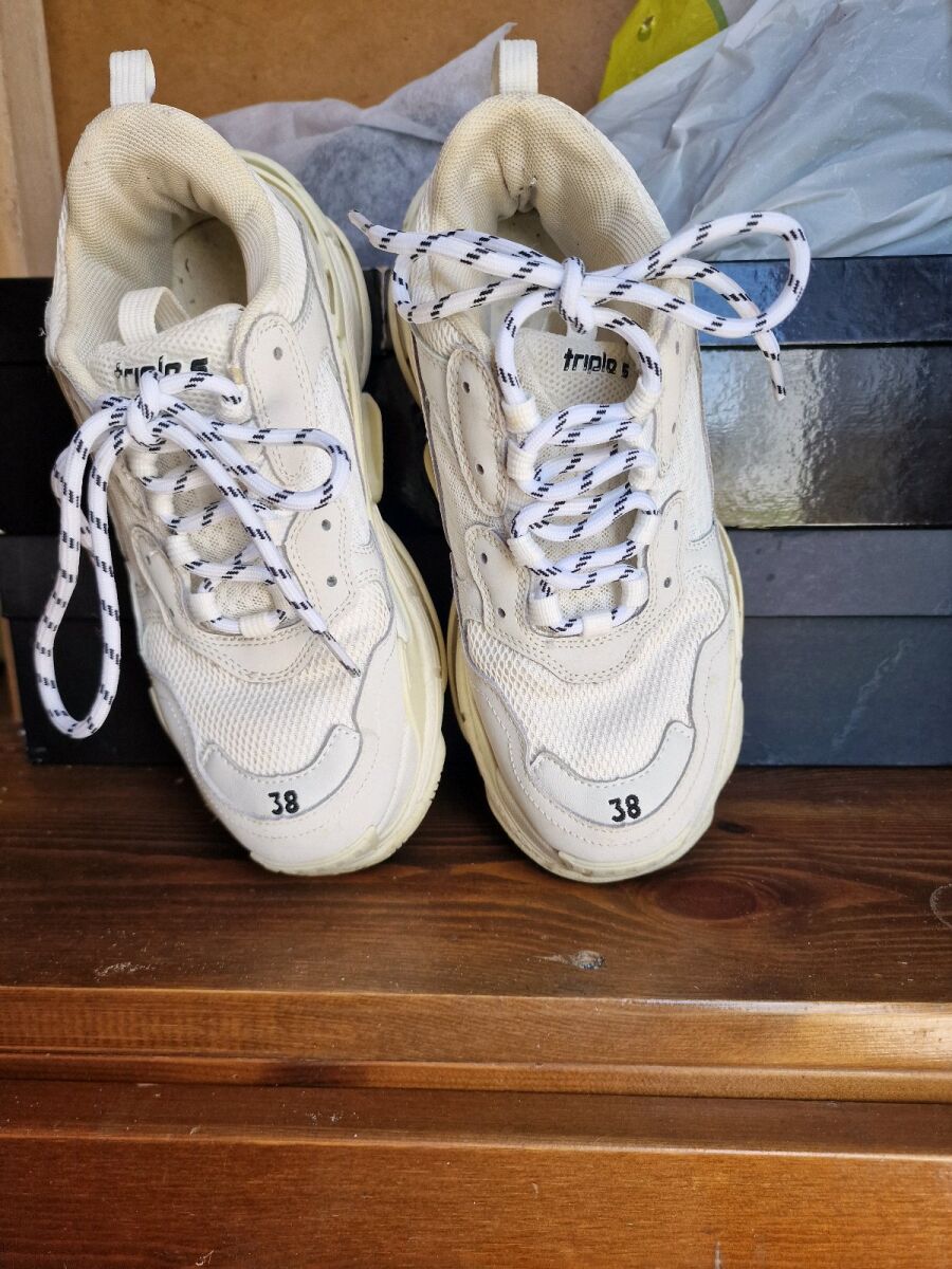 Balenciaga sneakers size 38 used, white… - € 90,00 - Vendora.cy